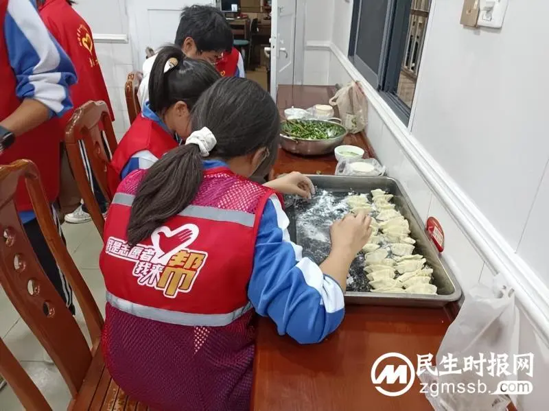 奉献绽放青春 志愿献礼祖国--湘潭市一中全体学生干部志愿活动