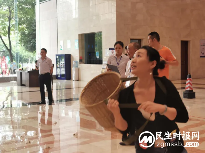 “爱卫新征程,健康中国行” ——湘潭市资规局羽毛球趣味活动精彩举行 “爱卫新征程,健康中国行” ——湘潭市资规局羽毛球趣味活动精彩举行