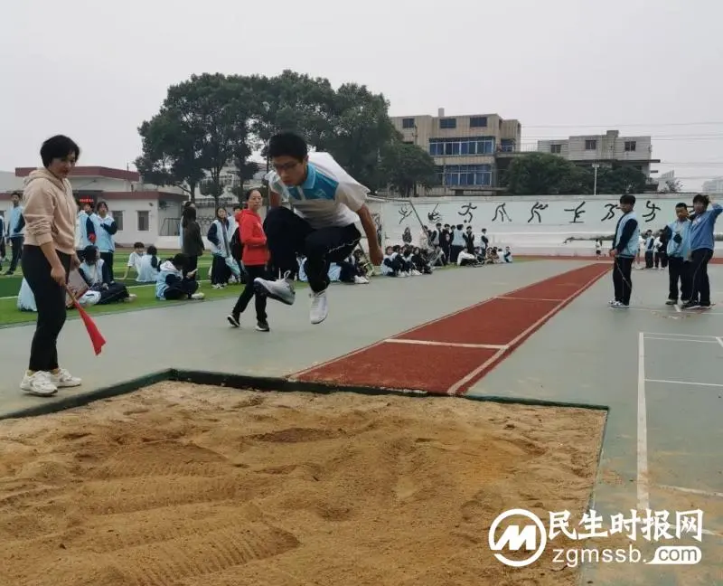 快乐运动 健康生活||湘潭市第三中学举行第68届田径运动会 快乐运动 健康生活||湘潭市第三中学举行第68届田径运动会