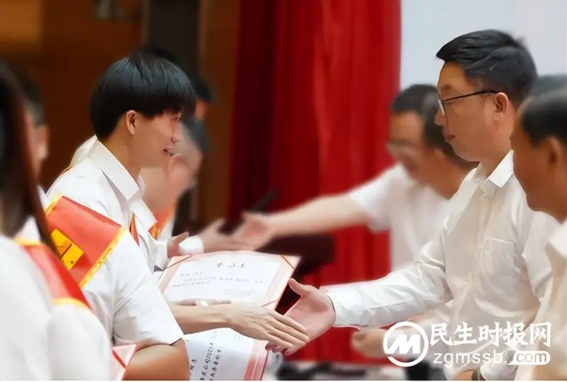百日攻坚结硕果 凝心聚力再出发 湖南建投三建集团召开“重实践、建新功”百日会战总结表彰暨三季度工作会 百日攻坚结硕果 凝心聚力再出发 湖南建投三建集团召开“重实践、建新功”百日会战总结表彰暨三季度工作会