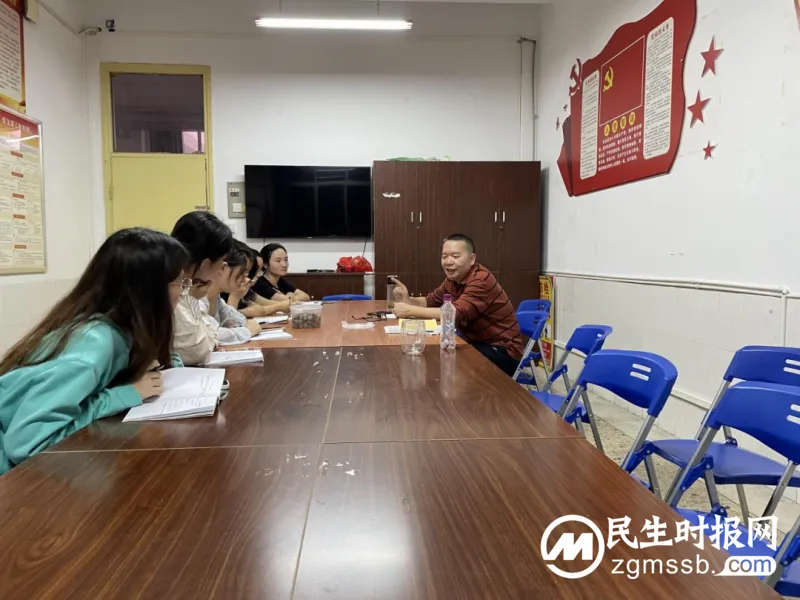 经验分享助提升，代代相传优管理——高二年级召开一系列班主任经验分享会