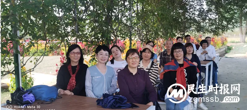湘潭市二中开展离退休教师重阳节主题活动 湘潭市二中开展离退休教师重阳节主题活动