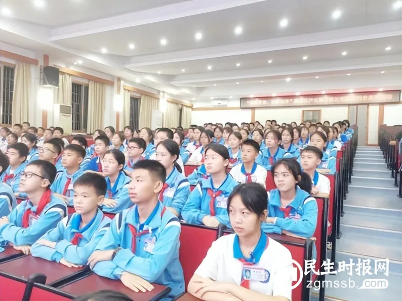 防控近视,呵护成长 | 江声实验中学开展近视防控科普讲座 防控近视,呵护成长 | 江声实验中学开展近视防控科普讲座