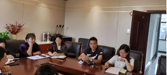 用力成长,才有分量;向前奔跑,才能抵达 ——记湘潭市四中十月教育教学沙龙研讨活动 用力成长,才有分量;向前奔跑,才能抵达 ——记湘潭市四中十月教育教学沙龙研讨活动