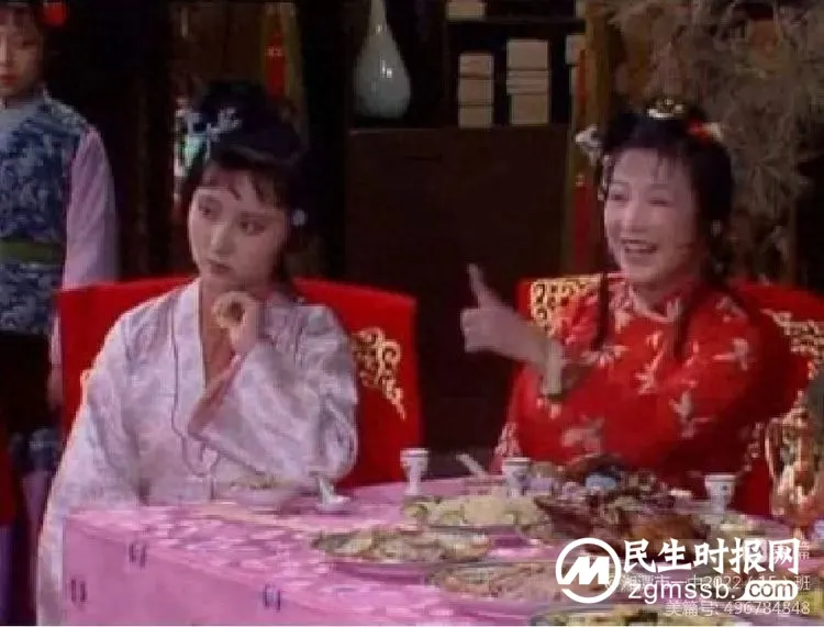 唯大英雄能本色，是真名士自风流