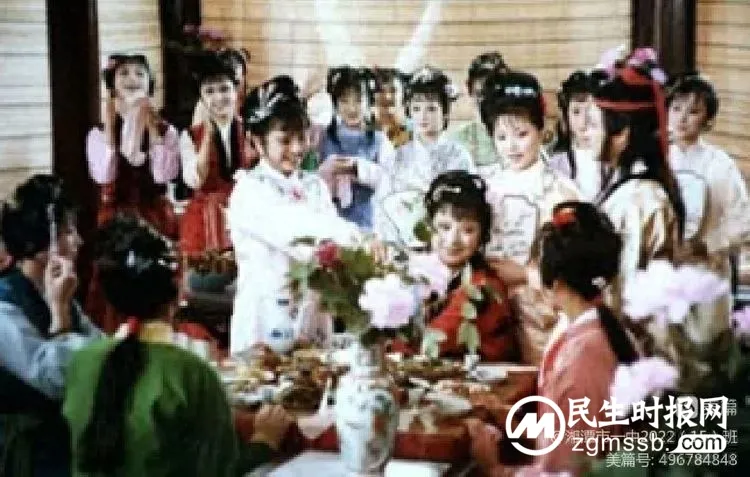 唯大英雄能本色，是真名士自风流