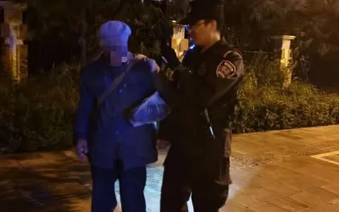七旬老人出门逛街未归  特警冒雨多方寻找终找回