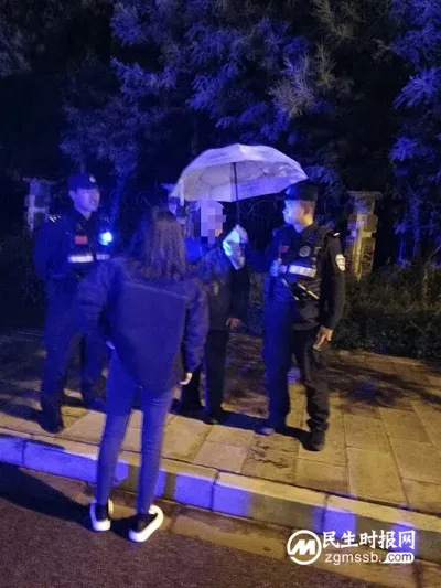 七旬老人出门逛街未归  特警冒雨多方寻找终找回