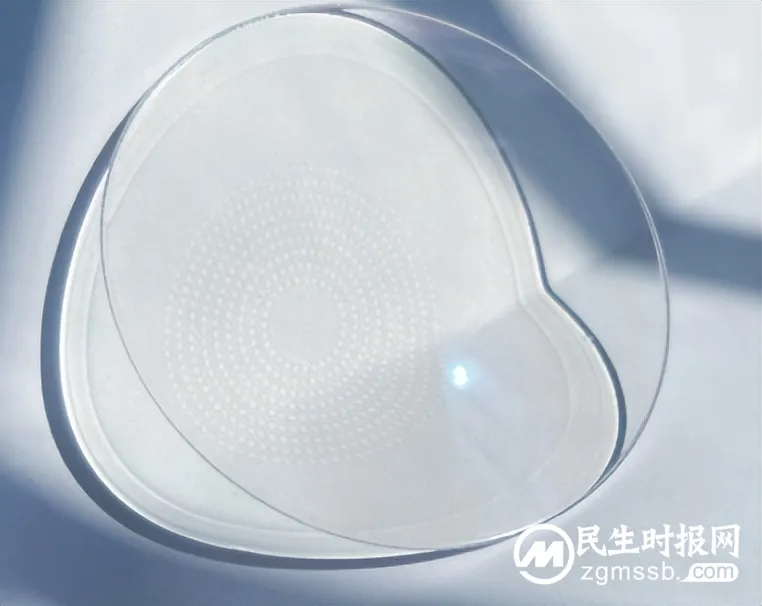 近视预防镜片+“云夹” | 爱尔眼科自研新技术，让近视“来晚些”成为可能