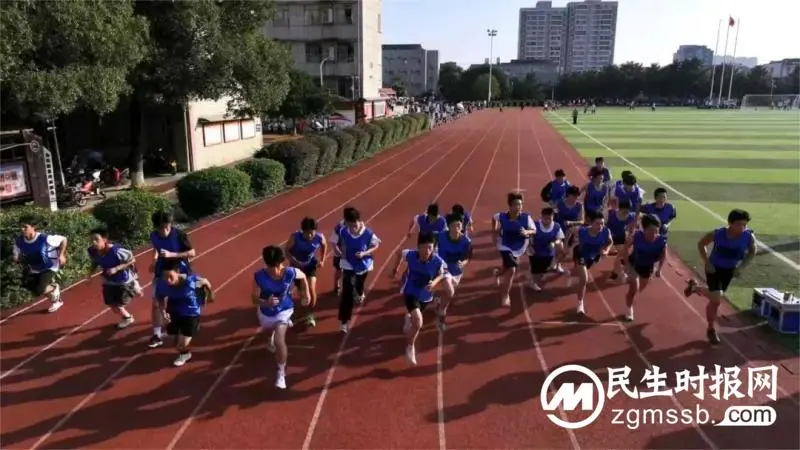 悦动青春，当“燃”不让——2023年湘潭凤凰中学校园运动会