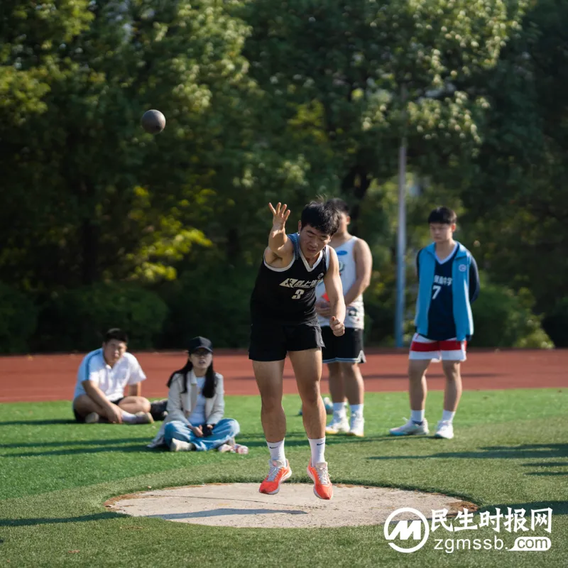 悦动青春，当“燃”不让——2023年湘潭凤凰中学校园运动会