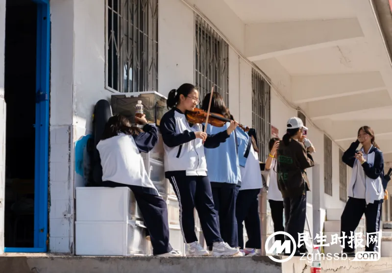 悦动青春，当“燃”不让——2023年湘潭凤凰中学校园运动会