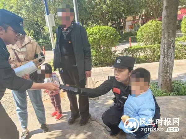 三岁萌娃走失街头  女民警化身妈妈找家人
