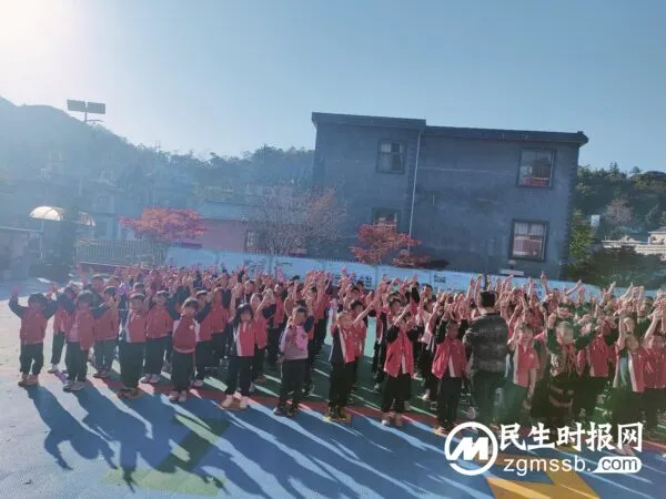 运动强体魄 童心向未来