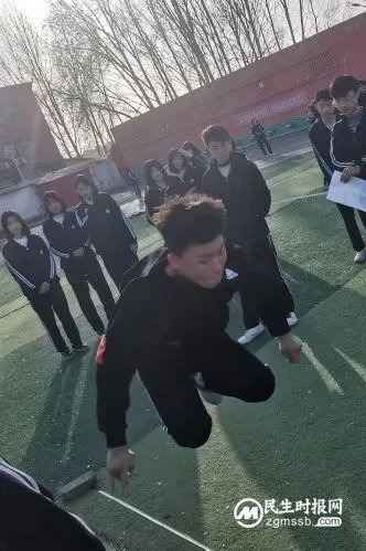 耕耘于分秒,收获于细微——魏县第十二中学2023冬季田径运动会圆满落幕