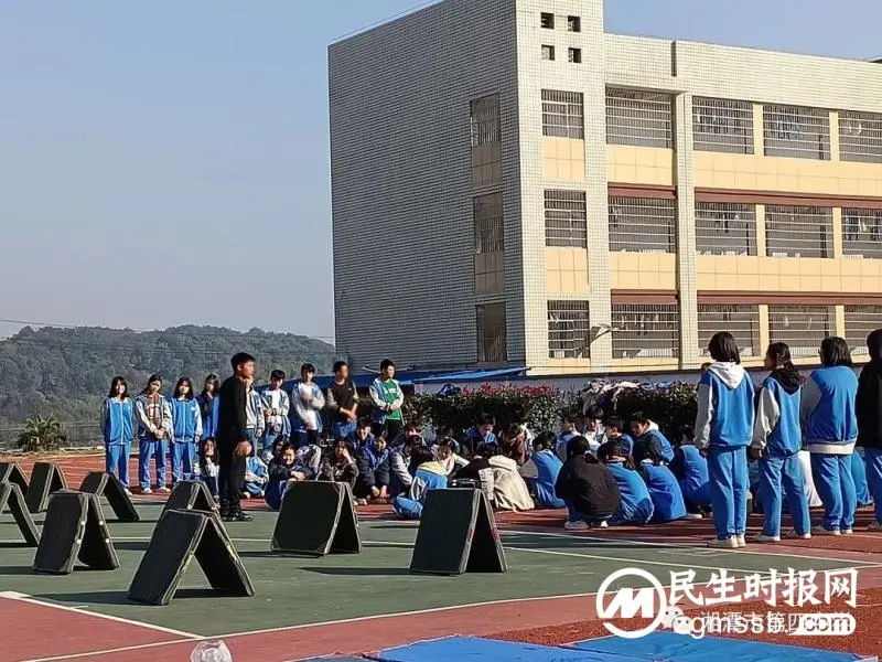 笃行共奋进 携手向未来——湘潭市第四中学与湘潭市雨湖区泉塘子中学结对签约活动 笃行共奋进 携手向未来——湘潭市第四中学与湘潭市雨湖区泉塘子中学结对签约活动