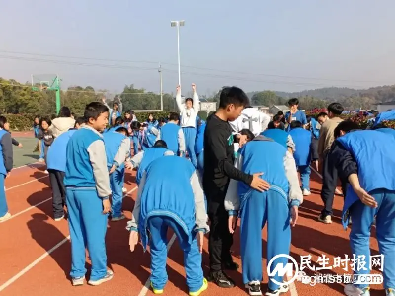 笃行共奋进 携手向未来——湘潭市第四中学与湘潭市雨湖区泉塘子中学结对签约活动 笃行共奋进 携手向未来——湘潭市第四中学与湘潭市雨湖区泉塘子中学结对签约活动