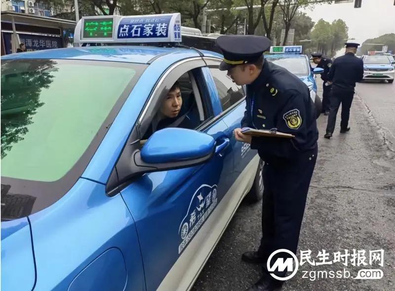“流动窗口”传递文明新风 扮靓湘潭城市“颜值” “流动窗口”传递文明新风 扮靓湘潭城市“颜值”