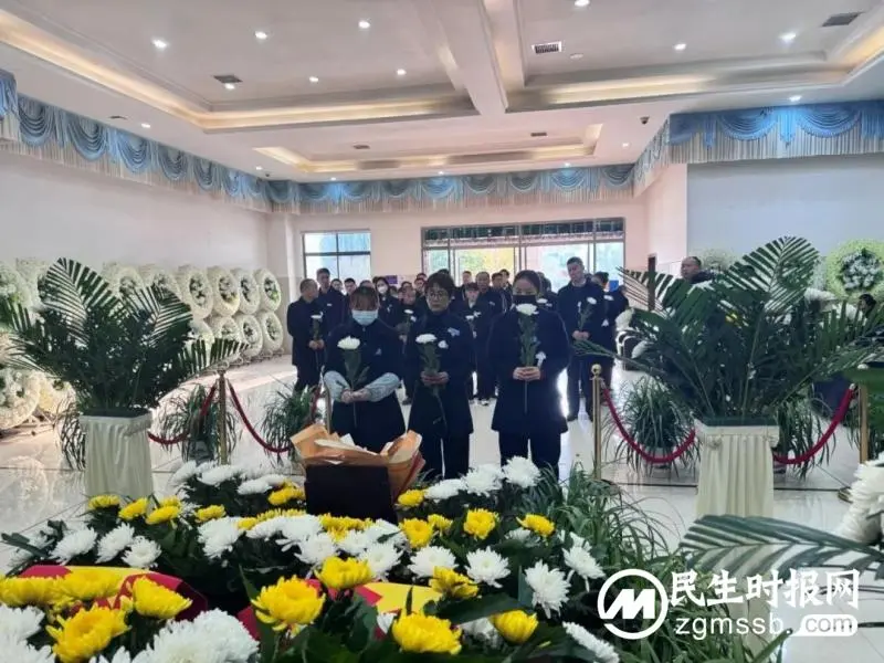 青山埋忠骨，鲜花祭英灵——韶山烈士追思会
