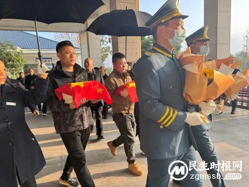 青山埋忠骨，鲜花祭英灵——韶山烈士追思会