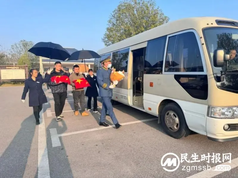 青山埋忠骨，鲜花祭英灵——韶山烈士追思会