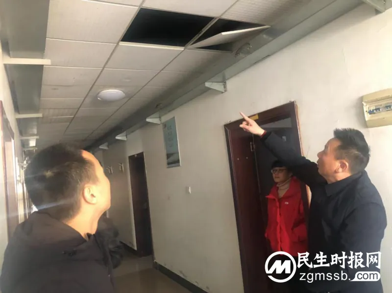 湘潭市一中党委书记刘美红带领团队开展冬季安全隐患排查工作 湘潭市一中党委书记刘美红带领团队开展冬季安全隐患排查工作