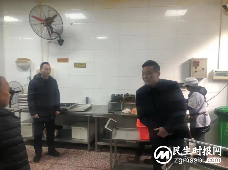 湘潭市一中党委书记刘美红带领团队开展冬季安全隐患排查工作 湘潭市一中党委书记刘美红带领团队开展冬季安全隐患排查工作