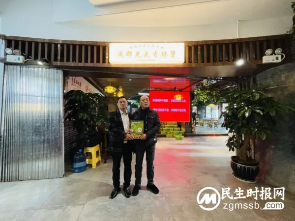 四川名吃“成都光头香辣蟹”落户春城——昆明