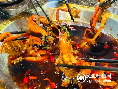 四川名吃“成都光头香辣蟹”落户春城——昆明