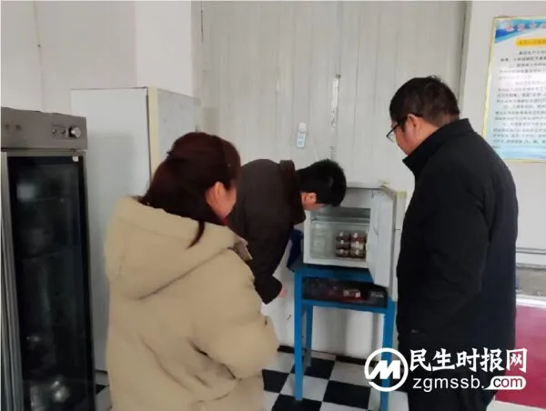 魏县德政镇中心校开展安全巡查工作不放松