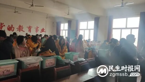 巾帼暖童心〡魏县妇联开展“暖冬情、助困行”爱心包裹发放活动