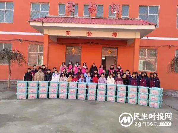 巾帼暖童心〡魏县妇联开展“暖冬情、助困行”爱心包裹发放活动