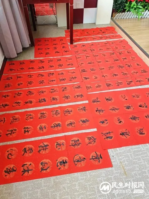涉县总工会开展2024年“送吉祥·迎新春”送春联活动