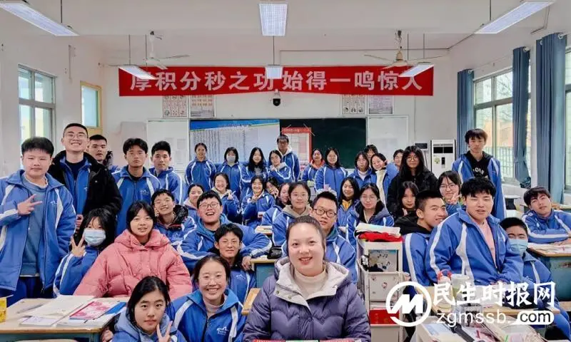 永远年轻,永远热泪盈眶 永远年轻,永远热泪盈眶