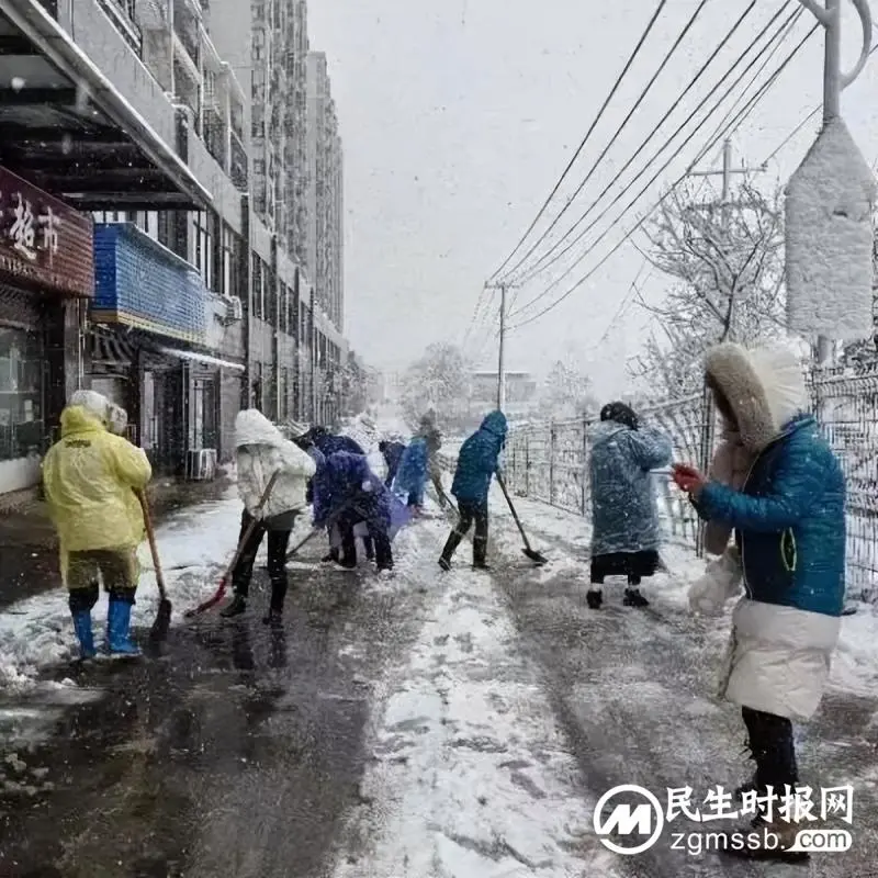 迎战低温雨雪冰冻天气 湘潭住建人在行动