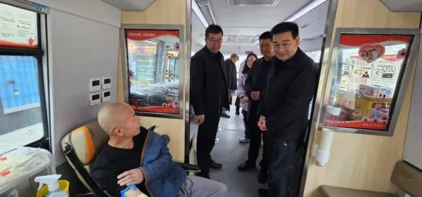 峰峰矿区干部职工踊跃无偿献血