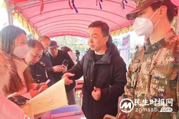 涉县春风行动招聘会助力退役军人和军属就业