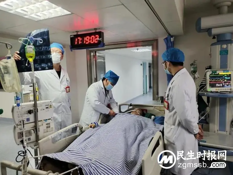 春节我在岗:坚守“医”线,为生命守岁 春节我在岗:坚守“医”线,为生命守岁