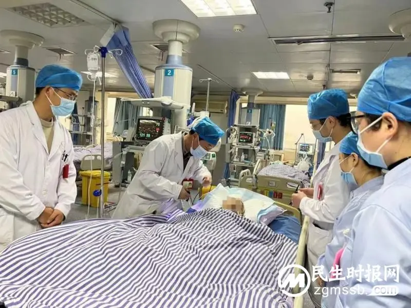 春节我在岗:坚守“医”线,为生命守岁 春节我在岗:坚守“医”线,为生命守岁