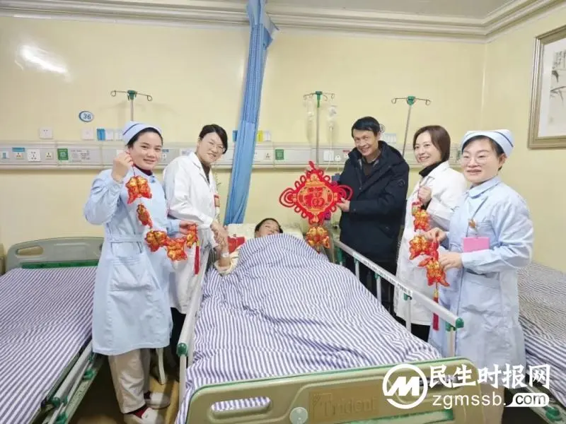 春节我在岗:坚守“医”线,为生命守岁 春节我在岗:坚守“医”线,为生命守岁