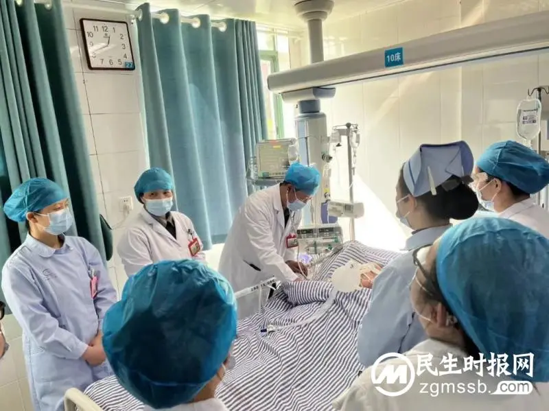 春节我在岗:坚守“医”线,为生命守岁 春节我在岗:坚守“医”线,为生命守岁