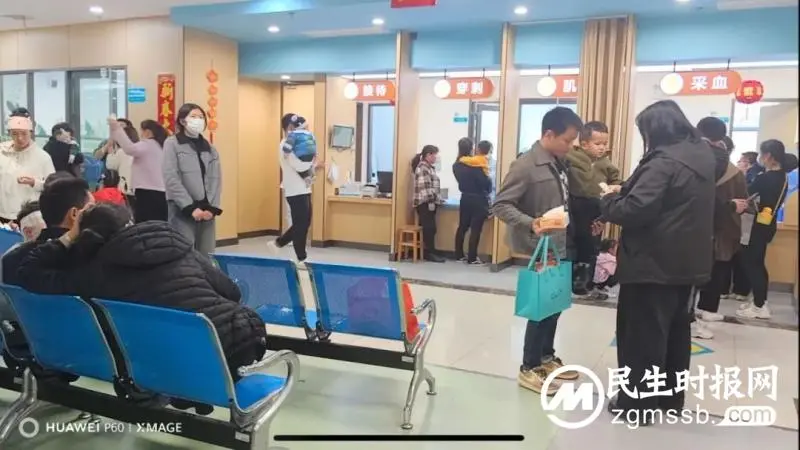 春节我在岗:坚守“医”线,为生命守岁 春节我在岗:坚守“医”线,为生命守岁
