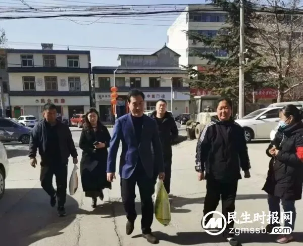 学习雷锋精神 无私奉献他人——雷锋日涉县拥军联合会志愿者在行动