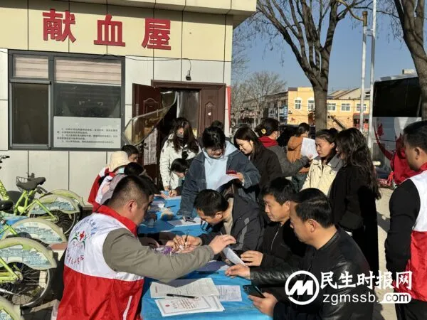 邯郸市龙湖公园南门献血屋免费为市民测血压、血型