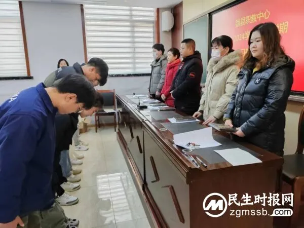 师徒结对促成长 携手共进谱新篇——魏县职教中心组织开展顶岗实习教师拜师活动
