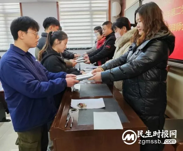师徒结对促成长 携手共进谱新篇——魏县职教中心组织开展顶岗实习教师拜师活动