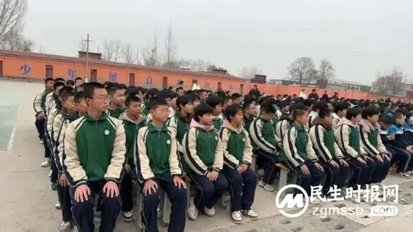 播一粒法治种子 育一方法治心田——临漳县香菜营中学开展法治教育进校园活动