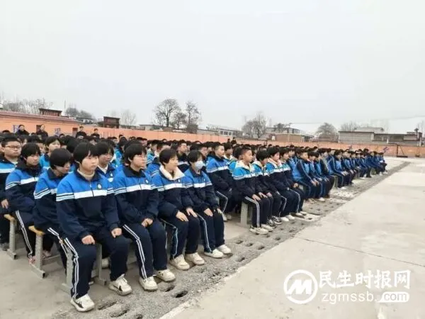 播一粒法治种子 育一方法治心田——临漳县香菜营中学开展法治教育进校园活动