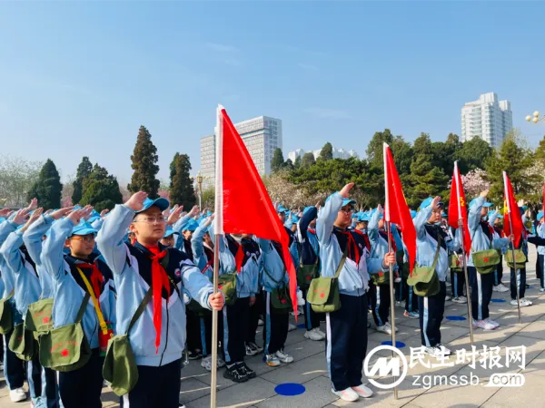 清明祭英烈 丰碑励人心——七色光古赵书苑小学清明节谒陵活动