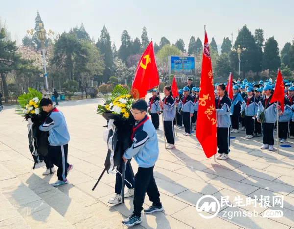 清明祭英烈 丰碑励人心——七色光古赵书苑小学清明节谒陵活动